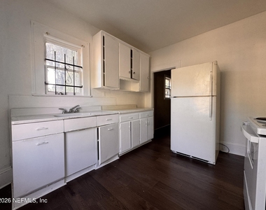 3728 Silver Street - Photo Thumbnail 4