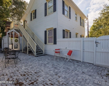 251 Charlotte Street - Photo Thumbnail 13