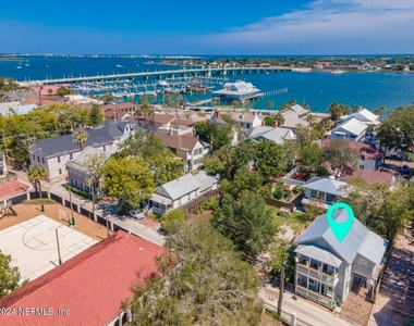 251 Charlotte Street - Photo Thumbnail 4