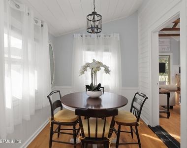 251 Charlotte Street - Photo Thumbnail 7