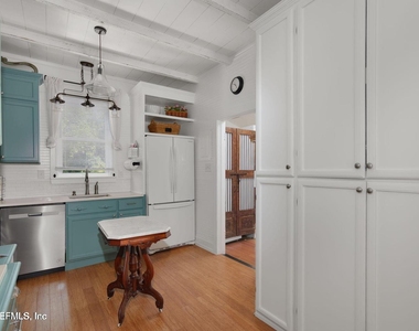 251 Charlotte Street - Photo Thumbnail 6