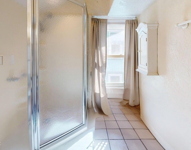 231 W 10th Street - Photo Thumbnail 13