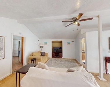 231 W 10th Street - Photo Thumbnail 12