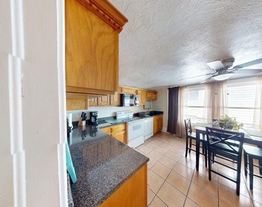 231 W 10th Street - Photo Thumbnail 5