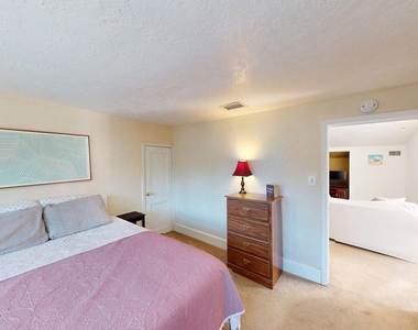 231 W 10th Street - Photo Thumbnail 11