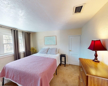 231 W 10th Street - Photo Thumbnail 10