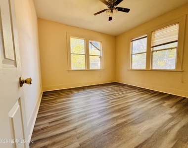 1617 E 14th Street - Photo Thumbnail 7