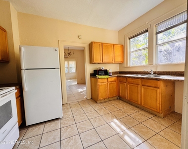 1617 E 14th Street - Photo Thumbnail 4