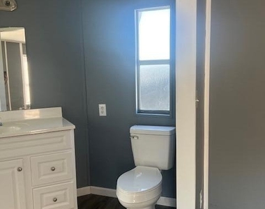 19308 Nw 51st Avenue - Photo Thumbnail 5