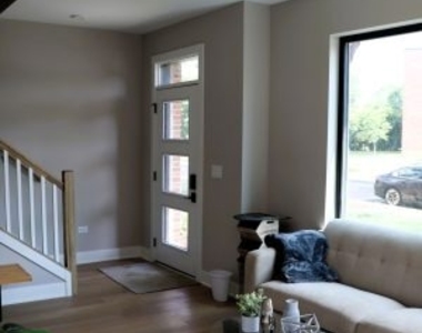 318 E Lincoln Street - Photo Thumbnail 2