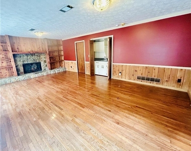 2100 Old Forge Way - Photo Thumbnail 6