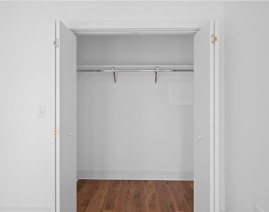 456 Flat Shoals Avenue Se - Photo Thumbnail 8