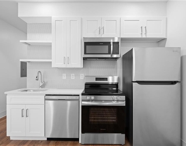 456 Flat Shoals Avenue Se - Photo Thumbnail 3