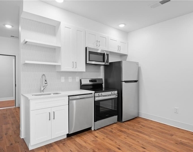456 Flat Shoals Avenue Se - Photo Thumbnail 2
