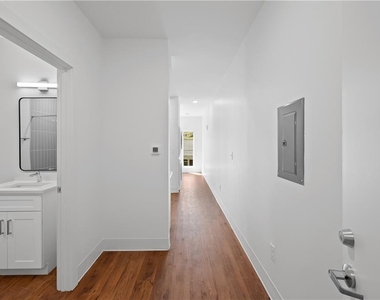 456 Flat Shoals Avenue Se - Photo Thumbnail 1