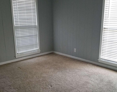 4077 Linda Lane Sw - Photo Thumbnail 5