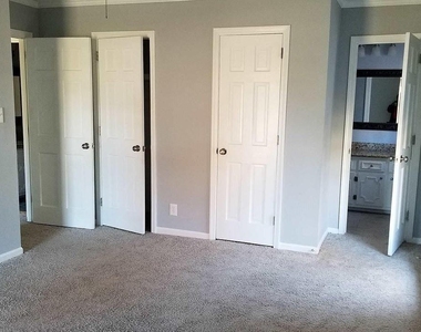4077 Linda Lane Sw - Photo Thumbnail 8