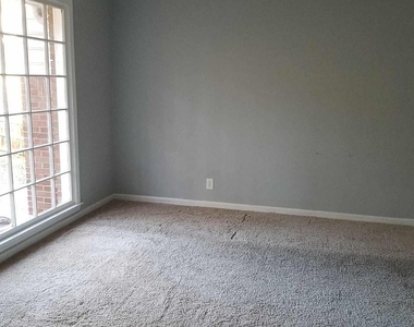 4077 Linda Lane Sw - Photo Thumbnail 4