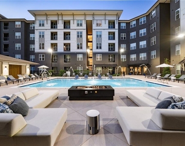 501 W Waugh Street - Photo Thumbnail 1