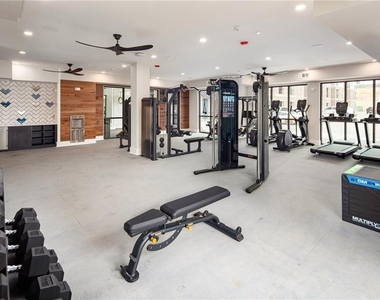 501 W Waugh Street - Photo Thumbnail 13