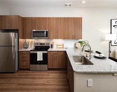 501 W Waugh Street - Photo Thumbnail 18