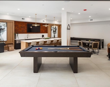 501 W Waugh Street - Photo Thumbnail 10