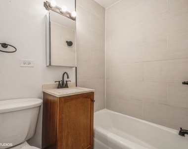 1504 N Dearborn Parkway - Photo Thumbnail 5