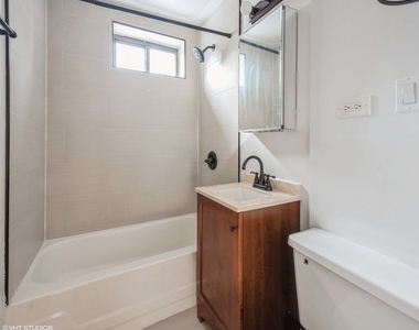 1430 N Dearborn Street - Photo Thumbnail 5