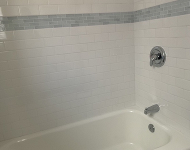 2173 W 171st Street W - Photo Thumbnail 7