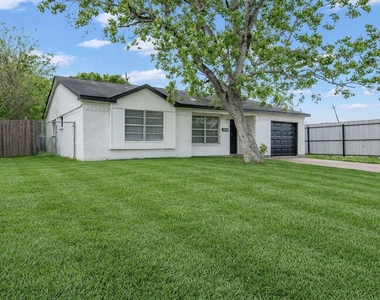 10902 Jutland Road - Photo Thumbnail 5