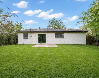 10902 Jutland Road - Photo Thumbnail 12