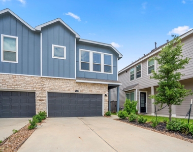 613 Royal Arch Drive - Photo Thumbnail 2