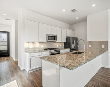 613 Royal Arch Drive - Photo Thumbnail 6
