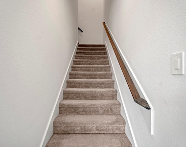 613 Royal Arch Drive - Photo Thumbnail 14