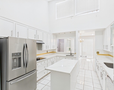 7611 Hopewell Lane - Photo Thumbnail 11