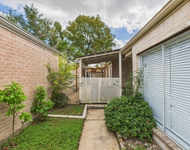 7611 Hopewell Lane - Photo Thumbnail 3