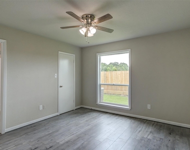 3300 Pebblebrook Drive - Photo Thumbnail 12