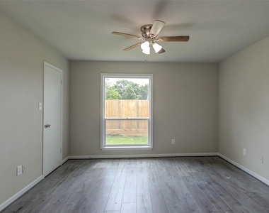 3300 Pebblebrook Drive - Photo Thumbnail 11