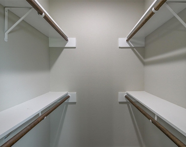 3300 Pebblebrook Drive - Photo Thumbnail 16