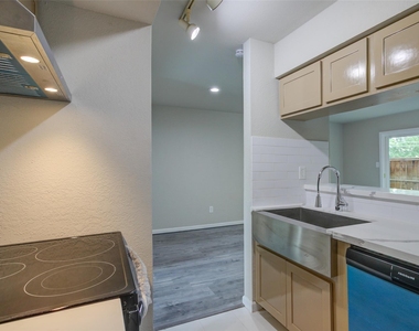 3300 Pebblebrook Drive - Photo Thumbnail 9