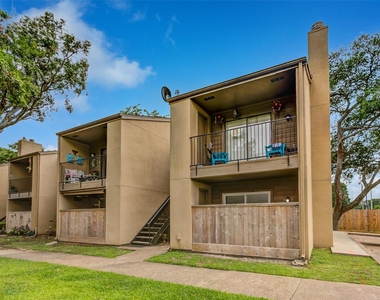 3300 Pebblebrook Drive - Photo Thumbnail 23
