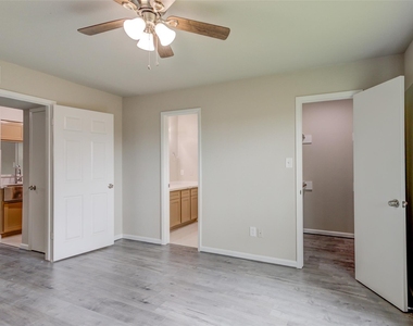 3300 Pebblebrook Drive - Photo Thumbnail 14