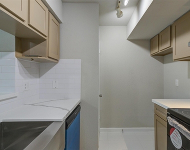 3300 Pebblebrook Drive - Photo Thumbnail 7