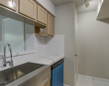 3300 Pebblebrook Drive - Photo Thumbnail 8