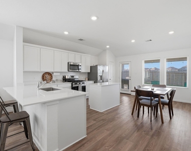 651 Spring Ashberry Court - Photo Thumbnail 8