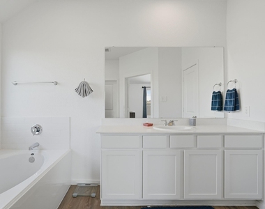 651 Spring Ashberry Court - Photo Thumbnail 18