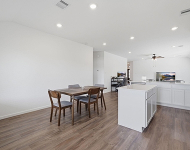 651 Spring Ashberry Court - Photo Thumbnail 12