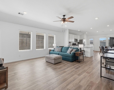 651 Spring Ashberry Court - Photo Thumbnail 5