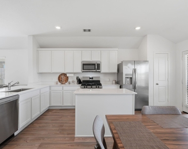 651 Spring Ashberry Court - Photo Thumbnail 10