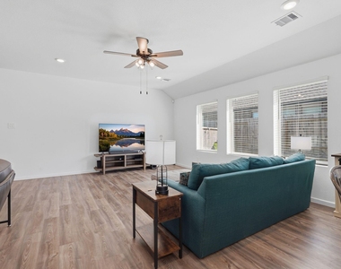 651 Spring Ashberry Court - Photo Thumbnail 6